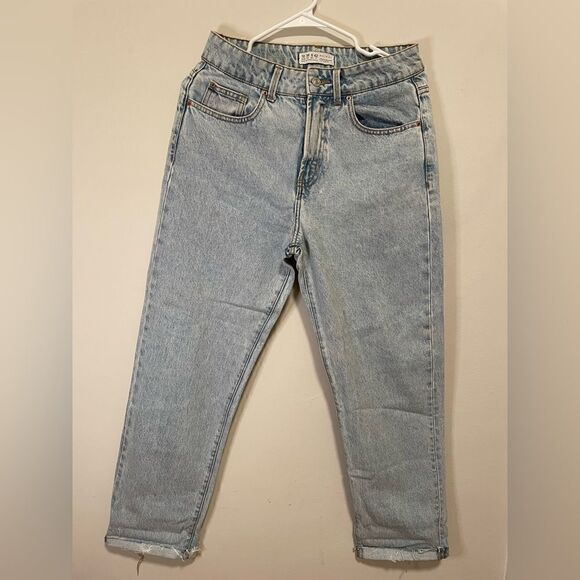 DENIM Mom Jeans🤍    - Picture 1 of 4